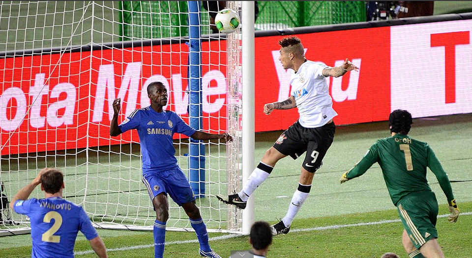 Guerrero, do Corinthians, marcando o gol contra o Chelsea - maior