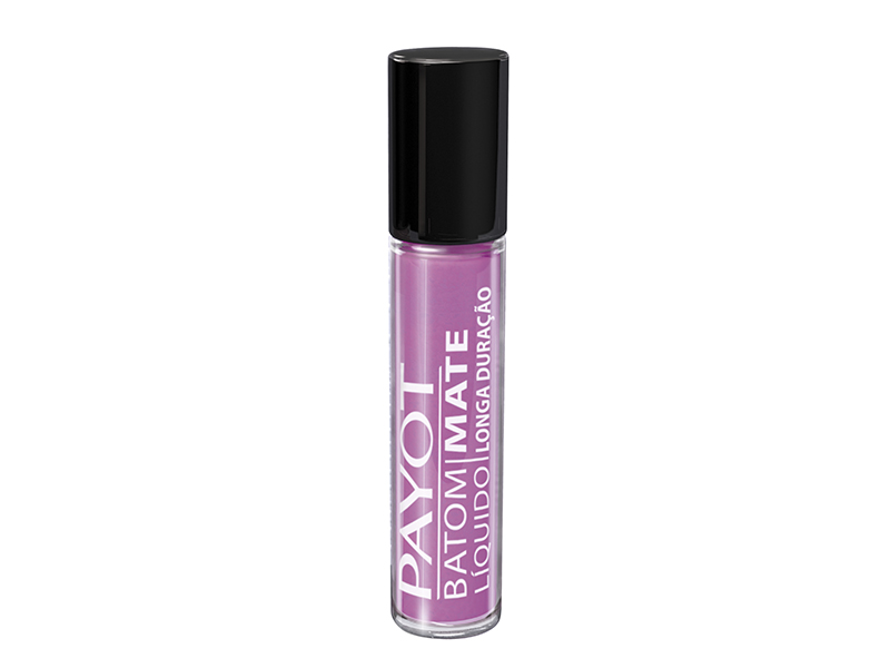 Batom l&iacute;quido com efeito mate, cor Roxo Mania, da Payot. Lan&ccedil;amento da marca, o batom l&iacute;quido tem cobertura perfeita e valor acess&iacute;vel. Pre&ccedil;o: 21,90 reais