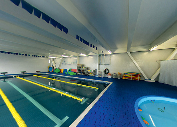 Como evitar que a combinação entre criança e piscina vire acidente