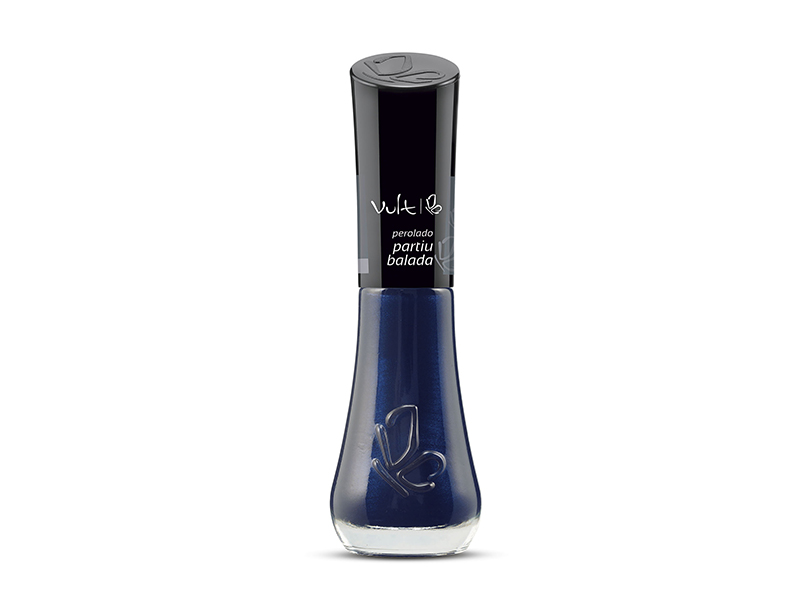 Esmalte, cor Partiu Balada, da Vult. O tom azul perolado promete fazer sucesso nas unhas. Pre&ccedil;o sugerido: 4,50 reais