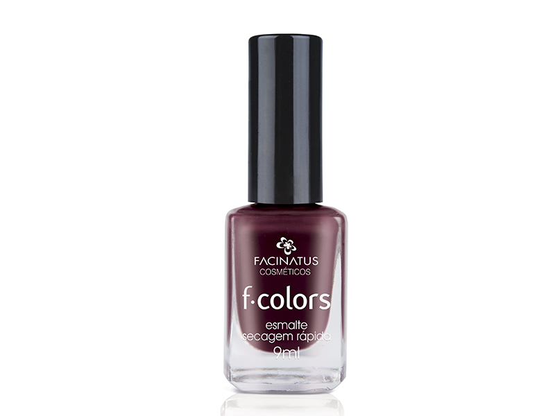 Esmalte, cor ameixa, da Facinatus. Cores intensas, alto brilho, cobertura perfeita e secagem r&aacute;pida. Textura ultra fina e aderente. Pre&ccedil;o sugerido: 5,99 reais.