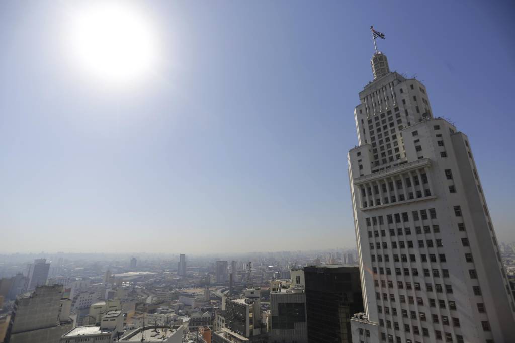 Tempo: dias terão sol, mas temperaturas permanecem baixas em SP