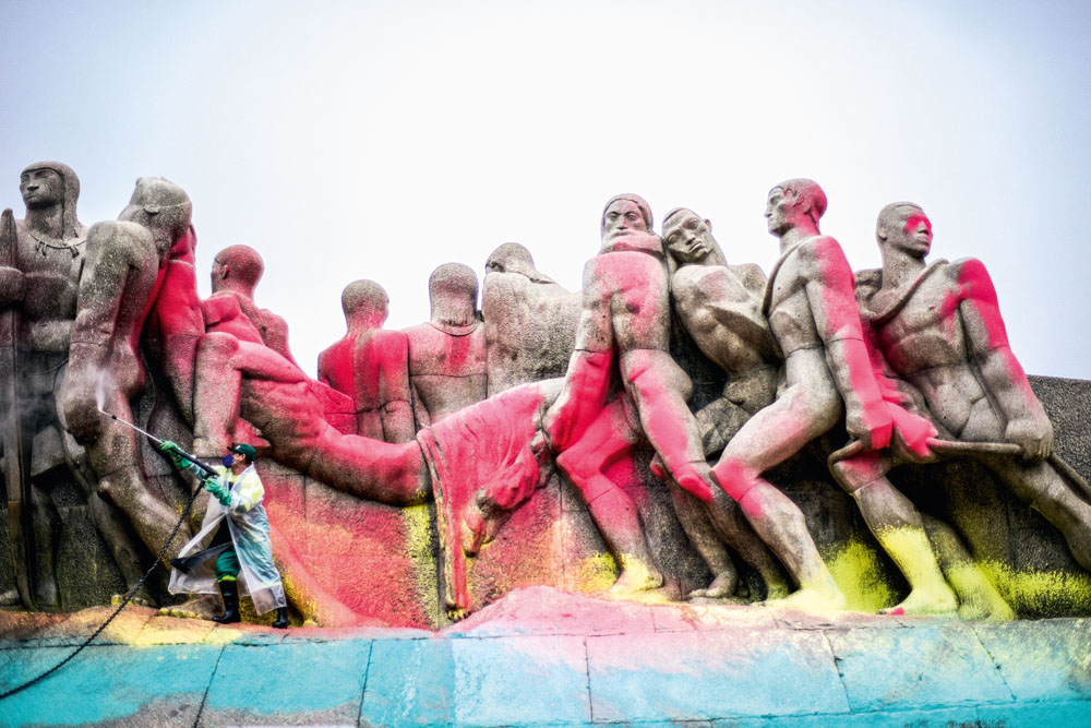 Falta de vigilância e de punições estimula ataques a obras da capital