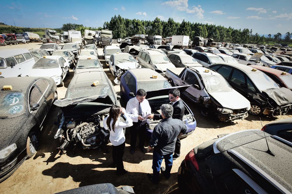 Máfia do ferro-velho: saiba como funciona a fraude nas seguradoras