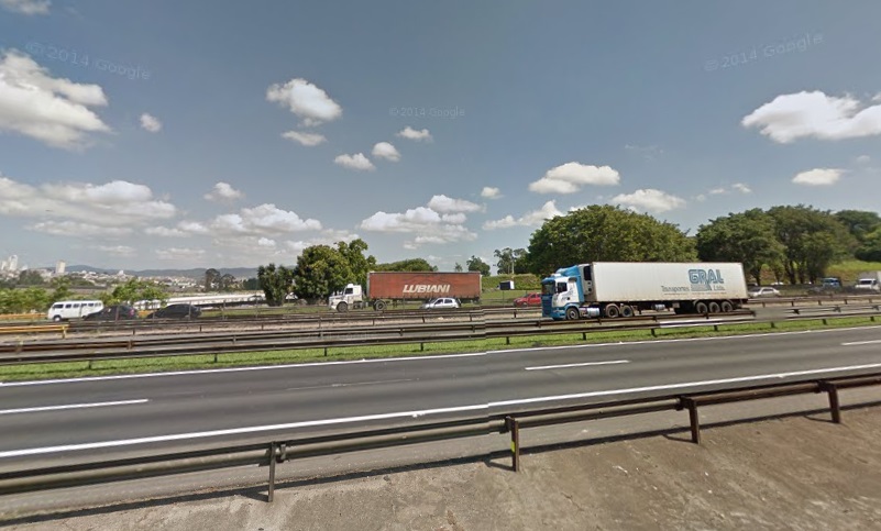 Casal de idosos morre em acidente com sete veículos na Dutra