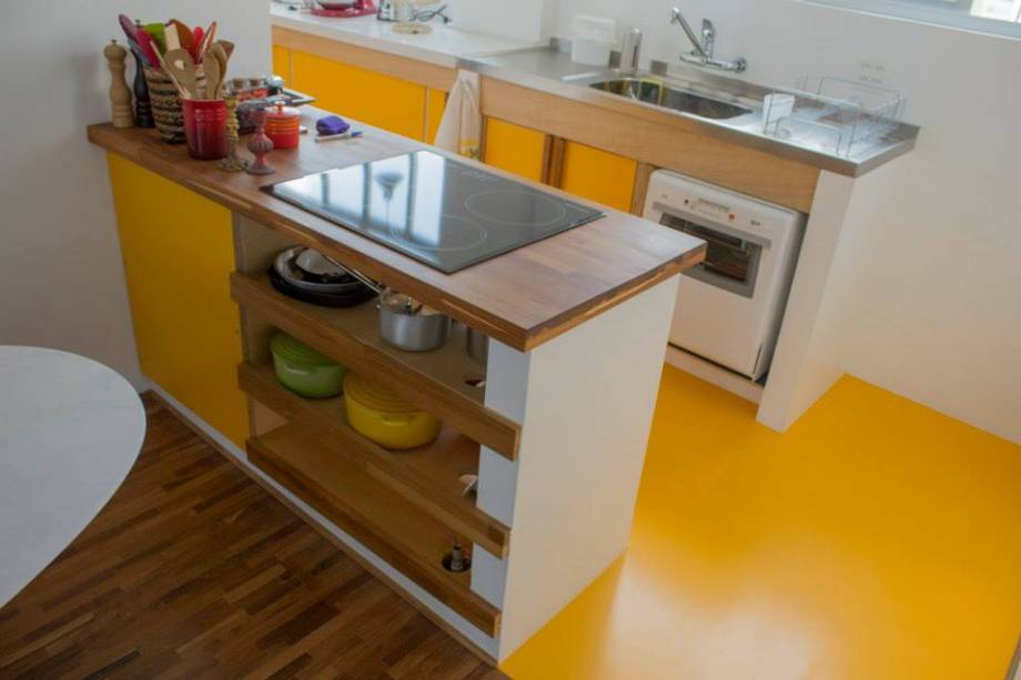 Farpa: balc&atilde;o para cozinha em apartamento em Pinheiros
