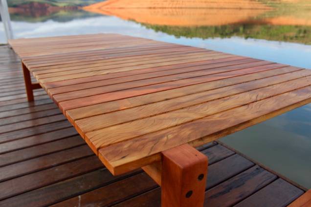 Gamb: projeto de mobiliário com peças de madeira de reaproveitamento Gamb: projeto de mobiliário com peças de madeira de reaproveitamento