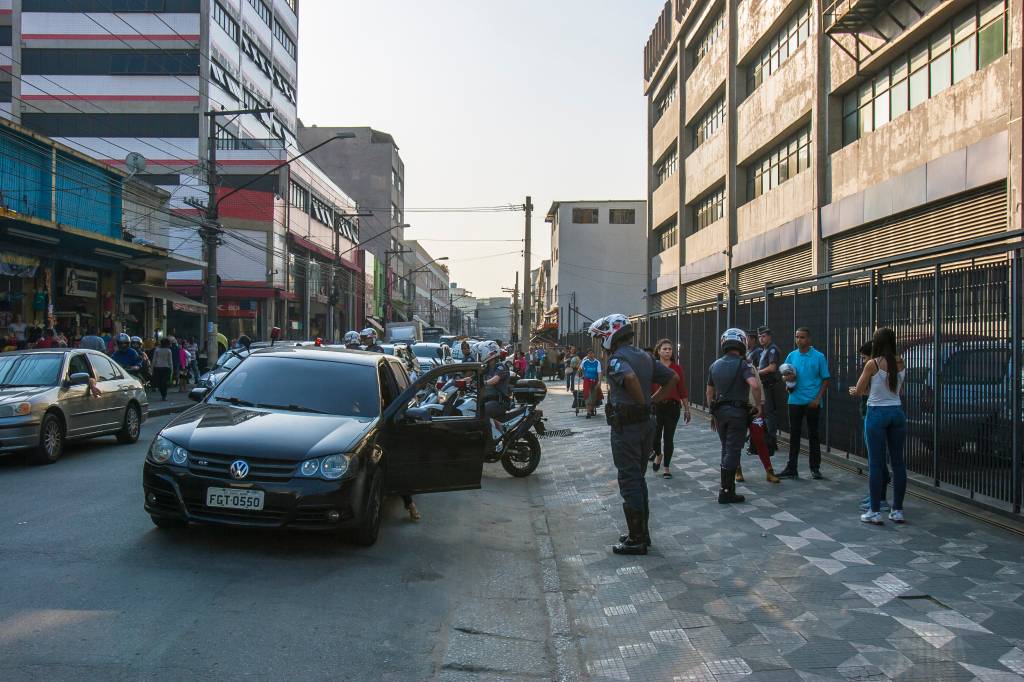 Após série de roubos, Polícia Militar reforça efetivo no Brás