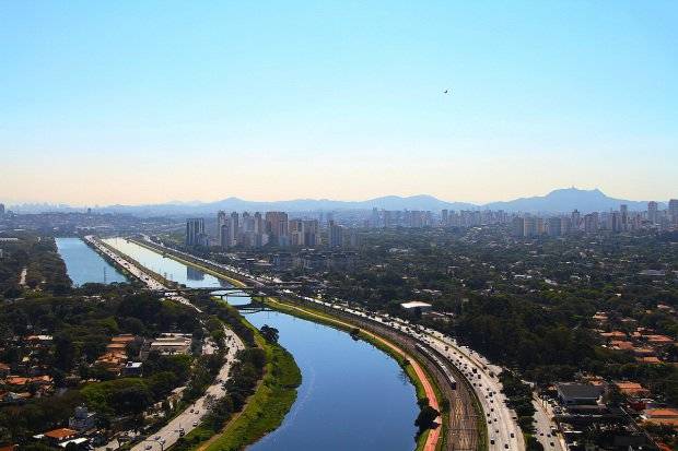 CET interdita trecho da Marginal Pinheiros