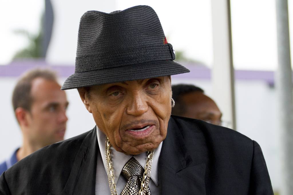 Internado, Joe Jackson pediu que festa de aniversário fosse realizada