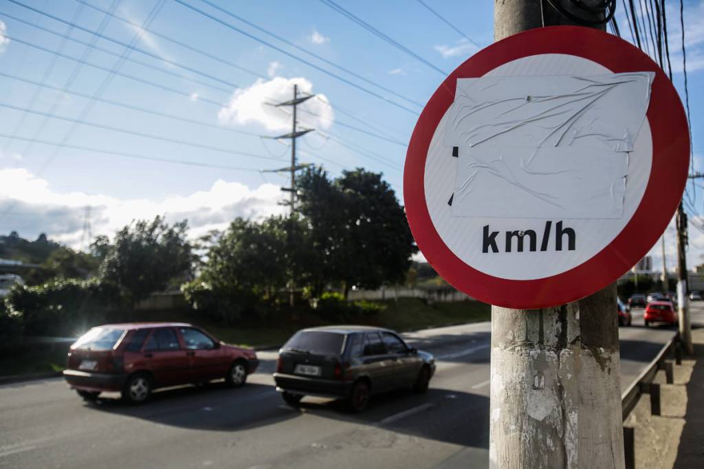Prefeitura terá 72 horas para explicar novos limites de velocidade