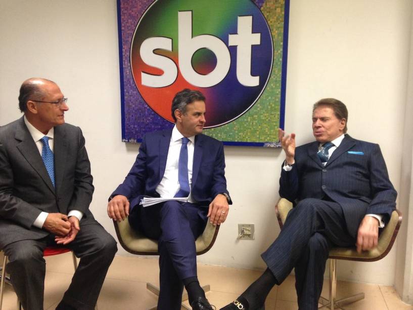 Aécio Neves e Geraldo Alckmin se encontram com Silvio Santos antes do debate presidencial no SBT Aécio Neves e Geraldo Alckmin se encontram com Silvio Santos antes do debate presidencial no SBT