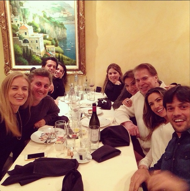 Na sexta-feira (9), Silvio Santos recebeu Angélica e Luciano Huck em sua casa, em Orlando Na sexta-feira (9), Silvio Santos recebeu Angélica e Luciano Huck em sua casa, em Orlando