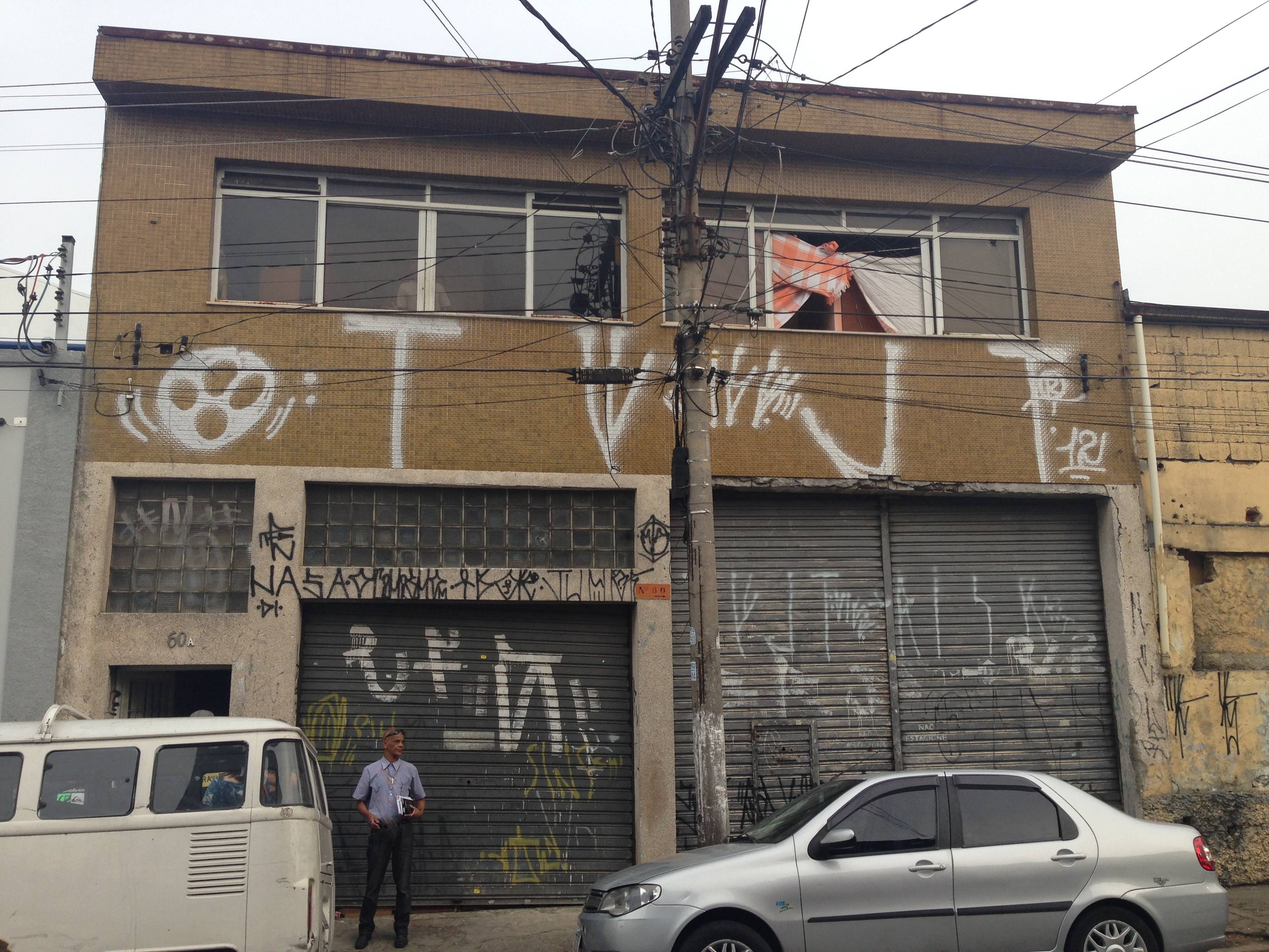 Centro de tratamento para usuários de crack funciona em casa invadida