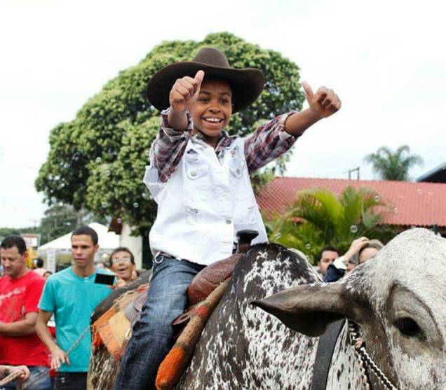 Jean Paulo Campos, o Cirilo (menino pobre que é apaixonado pela patricinha). Idade: 12 anos. Cachê: entre 8 000 e 12 000 reais Jean Paulo Campos, o Cirilo (menino pobre que é apaixonado pela patricinha). Idade: 12 anos. Cachê: entre 8 000 e 12 000 reais