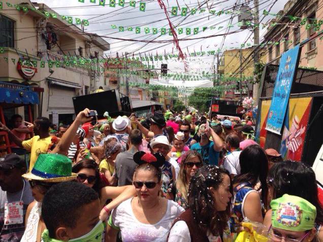 Bloco Esfarrapado começa a andar pelas ruas do Bixiga por volta das 13h30 Bloco Esfarrapado começa a andar pelas ruas do Bixiga por volta das 13h30