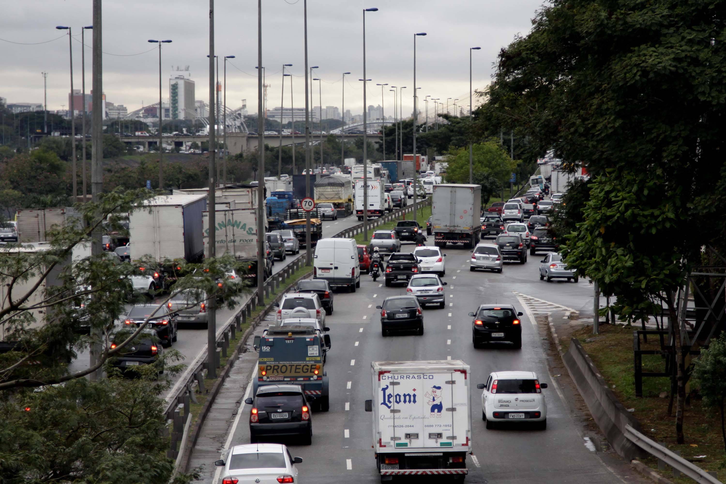 Limite nas pistas locais das marginais será de 50 quilômetros por hora