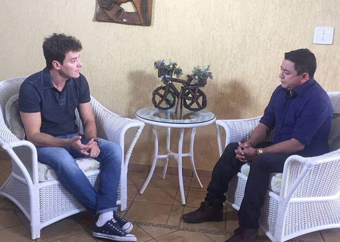 Pai de Cristiano Araújo afirma que sonhou com o filho machucado antes do acidente