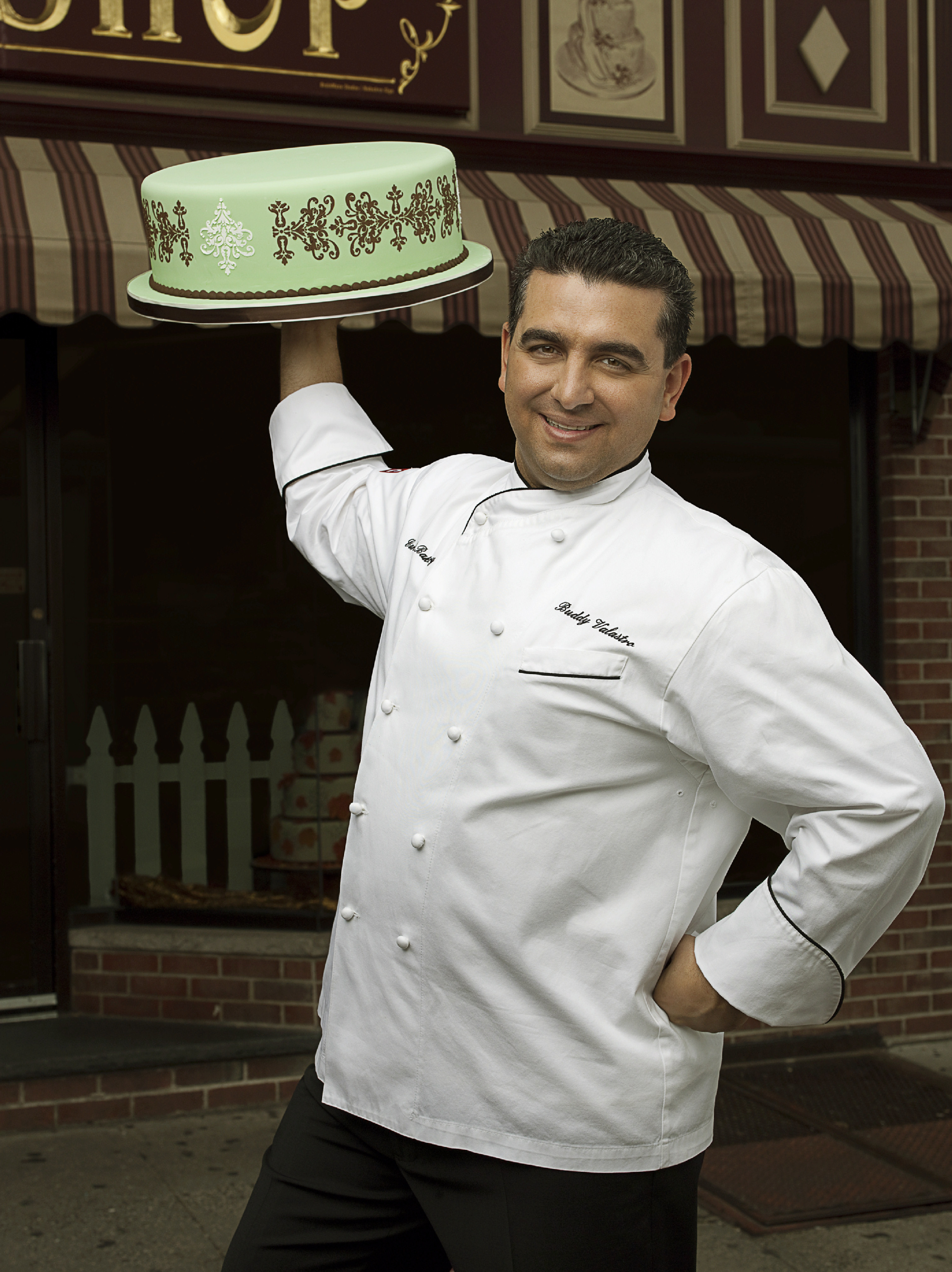 Astro do reality show Cake Boss, Buddy Valastro desembarca em S&atilde;o Paulo na manh&atilde; do domingo (20)