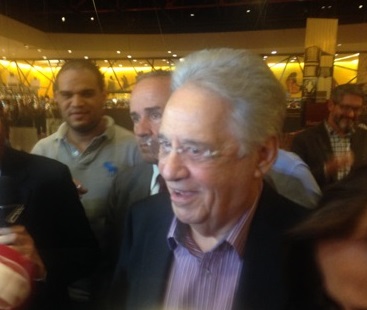 Fernando Henrique Cardoso vota em São Paulo e é chamado de “golpista”