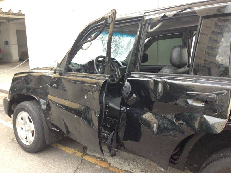O carro que atropelou foli&otilde;es de blocos na Vila Madalena