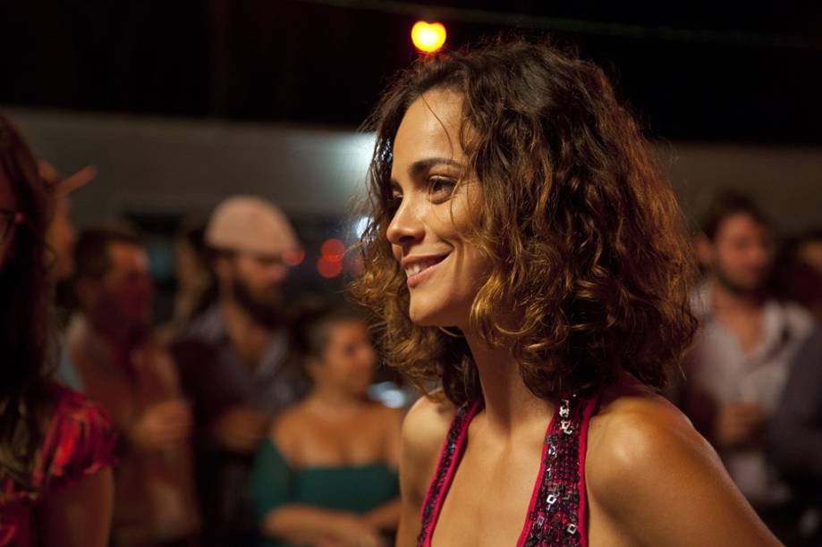 Entre Idas e Vindas: a atriz Alice Braga Entre Idas e Vindas: a atriz Alice Braga