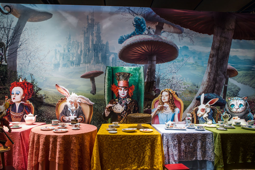 Para enfrentar a crise, shoppings investem em novidades