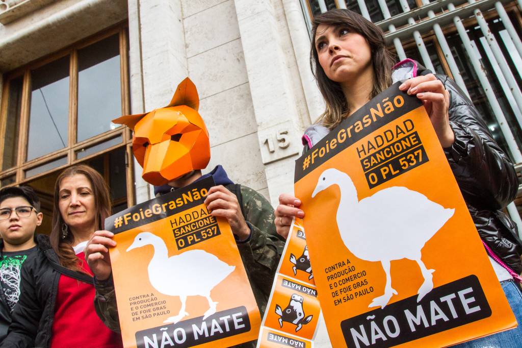 Grupos de proteção animal divulgam carta após proibição de foie gras
