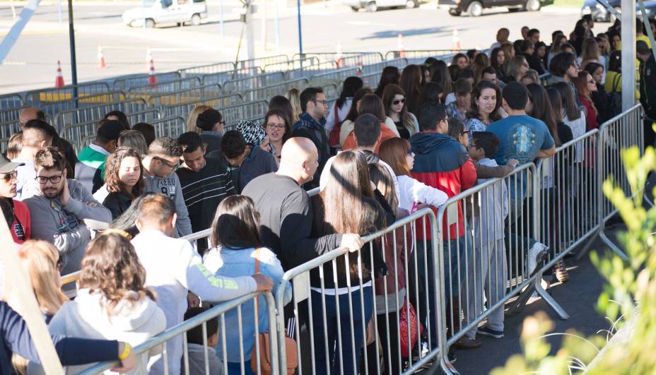 Outlet Forever 21: a loja abriu &agrave;s 8h, mas a fila come&ccedil;ou por volta das 7h