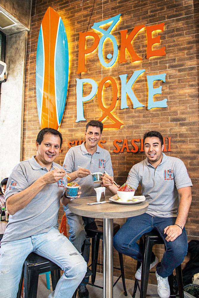 Temaki na tigela? Conheça o poke, a nova moda gastronômica na cidade