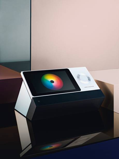 Tocador de m&uacute;sica digital BeoSound Moment: um software classifica as m&uacute;sicas por cores, cada uma representando um estado de esp&iacute;rito