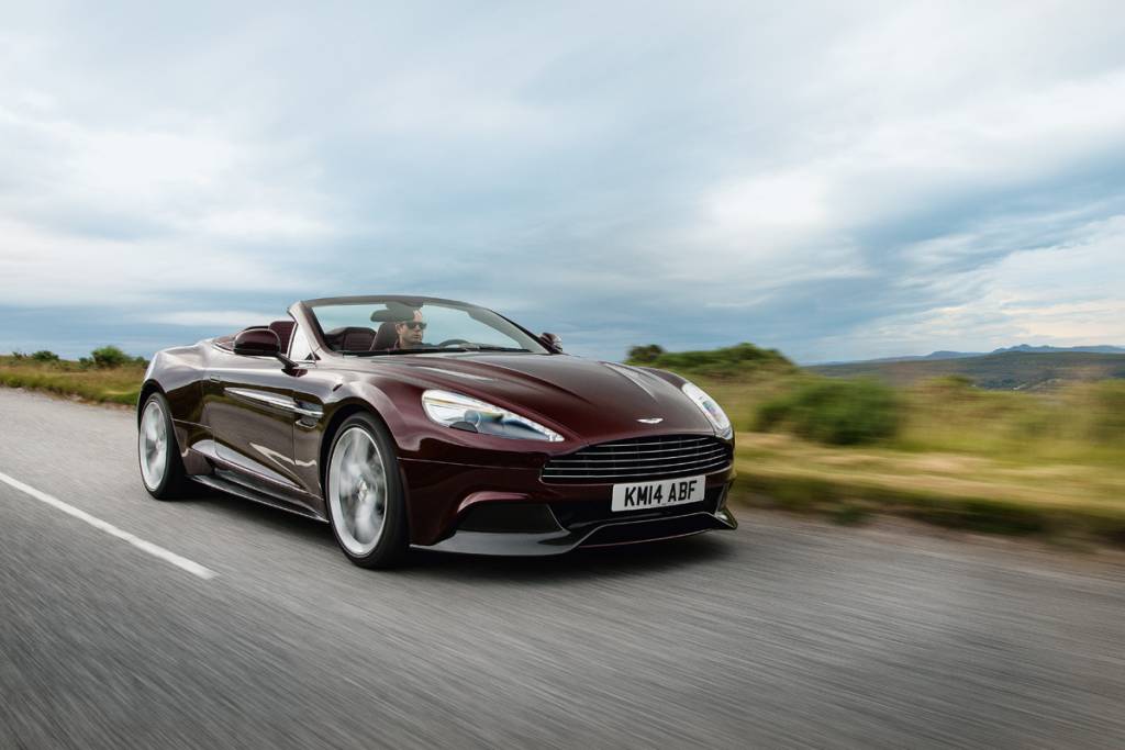 Nova versão do Vanquish, Volante é mais veloz e sai por 340 000 euros