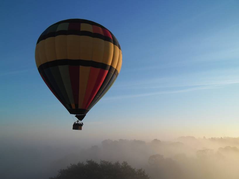 Voo de bal&atilde;o: no Centro Nacional de Paraquedismo