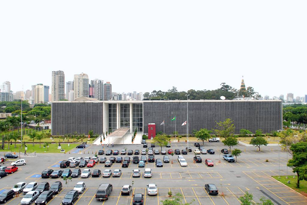 Assembleia vai liberar vagas de estacionamento a usuários do Ibirapuera