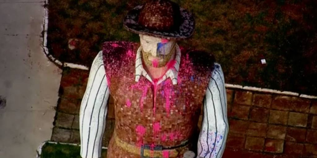 Polícia investiga autores de atos de vandalismo em monumentos