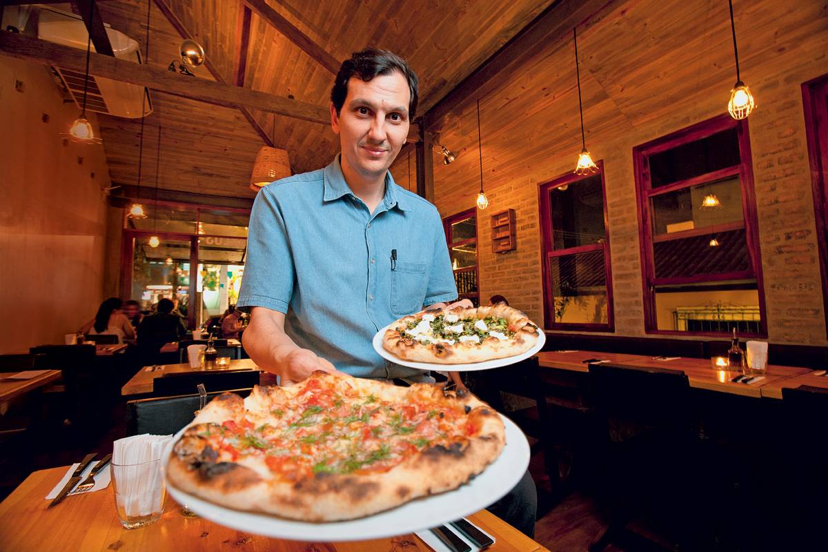 Receita napolitana da pizza ganha fãs na capital