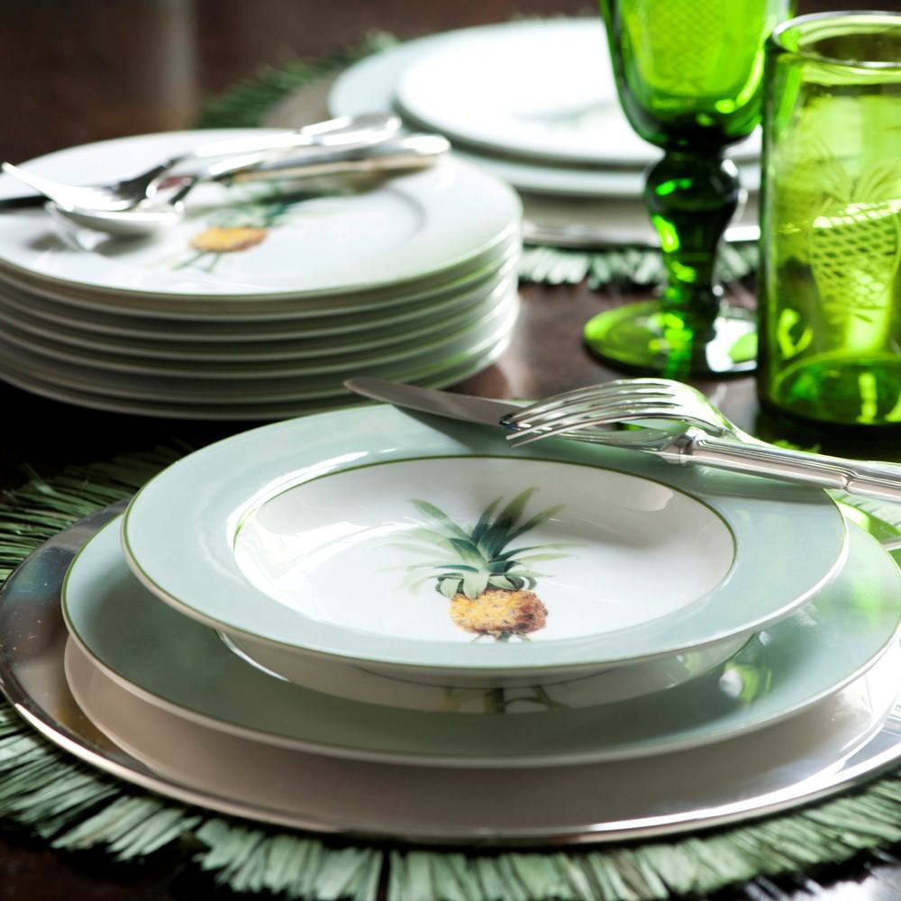 Aparelho de Jantar. Tania Bulh&otilde;es. R$ 899,00.☎ 3087-0090
