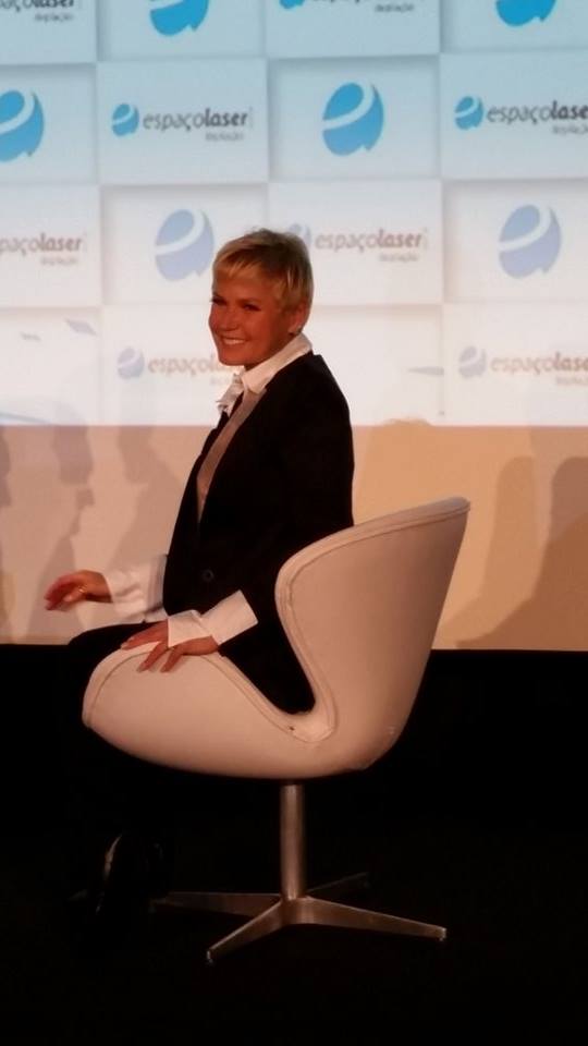 Xuxa diz que usava minissaia contra sua vontade na Rede Globo