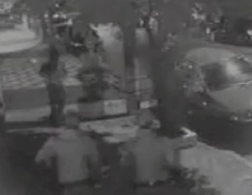 Jovem baleado por policiais durante manifestação deixa o hospital