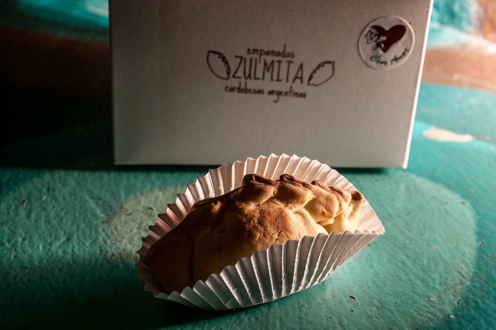 Conheça Dona Zulma, autora das famosas empanadas do Cine Joia
