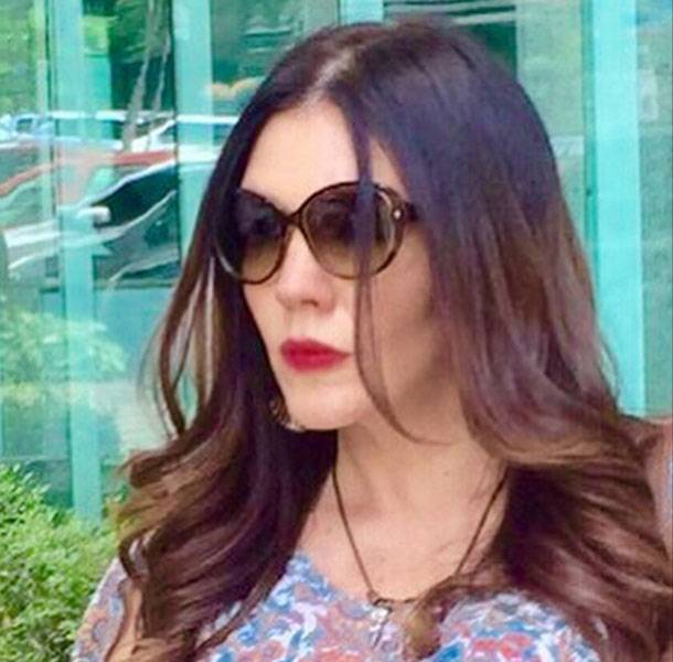 Simony dá bronca em seguidora no Instagram