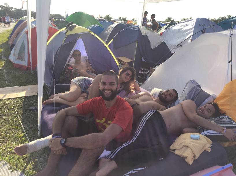 O camping: é precisar levar a barraca própria O camping: é precisar levar a barraca própria