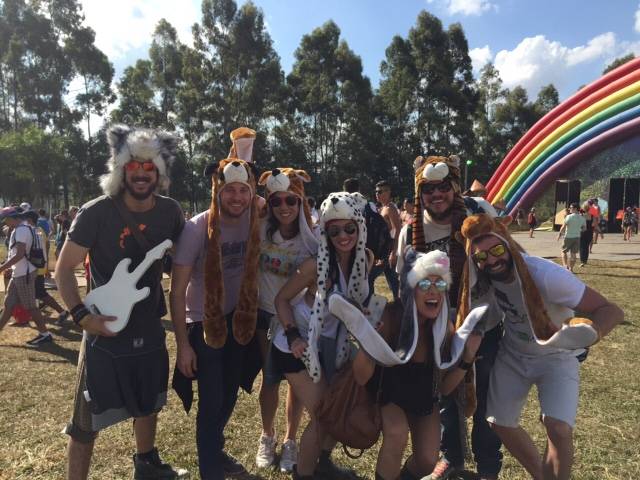 P&uacute;blico no&nbsp;Tomorrowland aposta em fantasias e adere&ccedil;os para curtir a festa em Itu