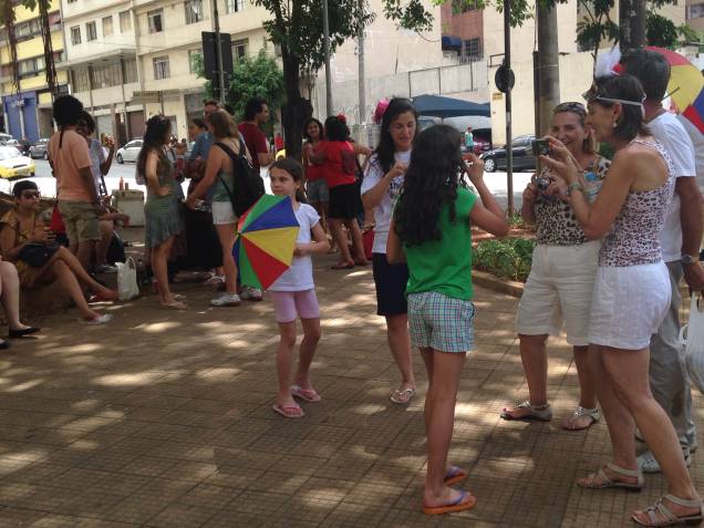 Famílias se divertem no Bloco da Abolição, na Bela Vista Famílias se divertem no Bloco da Abolição, na Bela Vista