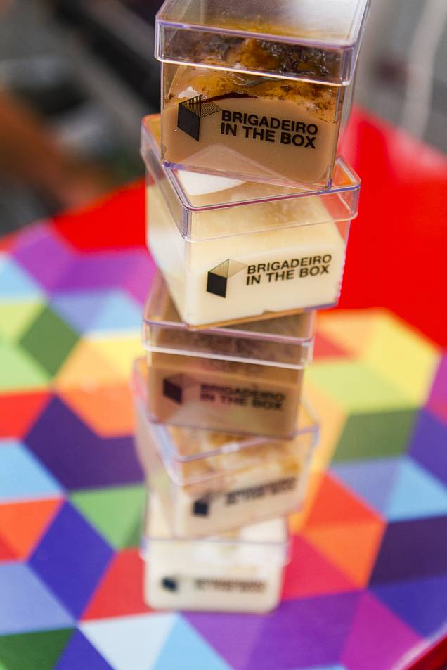 Brigadeiro in the Box: dois potinhos por R$ 10,00 Brigadeiro in the Box: dois potinhos por R$ 10,00