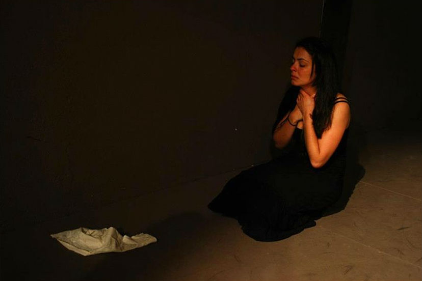 Peça retrata o genocídio que so turcos otomanos cometeram contra os armênios no início do século XX Peça retrata o genocídio que so turcos otomanos cometeram contra os armênios no início do século XX