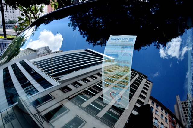Zona Azul digital tem problemas no primeiro dia de operação