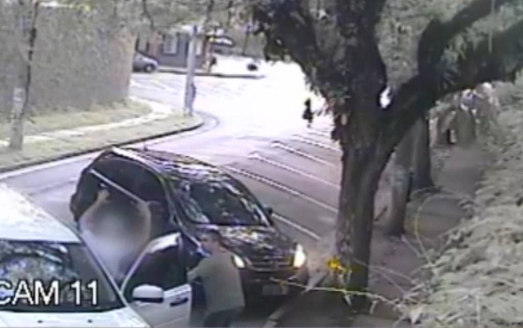 Publicitário é assaltado com fuzil em Pinheiros