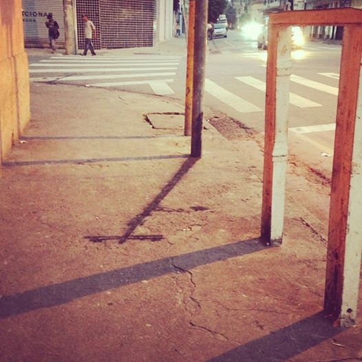 O coletivo da Barra pintou sombras na Barra Funda O coletivo da Barra pintou sombras na Barra Funda