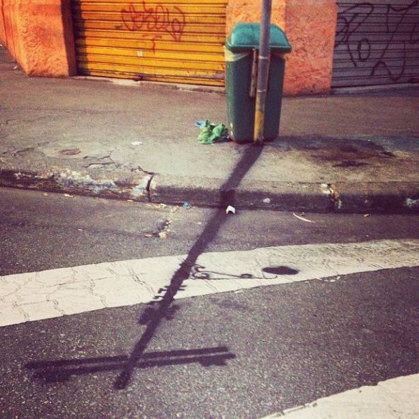 As sombras desaparecem como as casinhas do bairro As sombras desaparecem como as casinhas do bairro